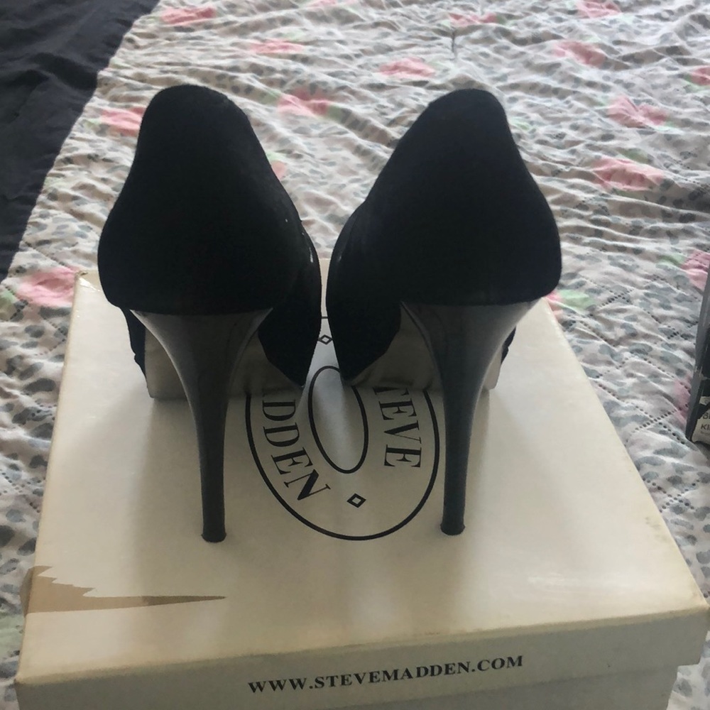 Heels - Picture 3 of 3